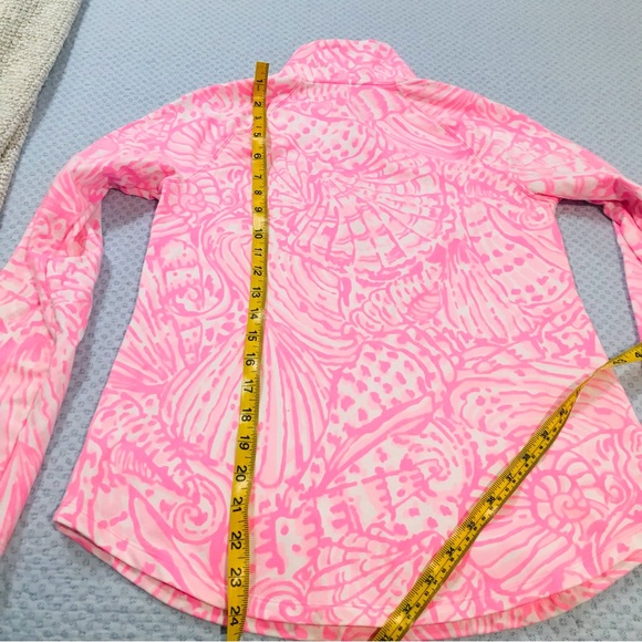 ⭐️🌟Lilly Pulitzer Pink Shells 1/4 Partial Zip Terry Sweatshirt Sz XS - Picture 10 of 13